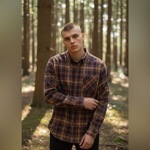 Eddie Bauer  NWOT thick flannel shirt, Size Medium